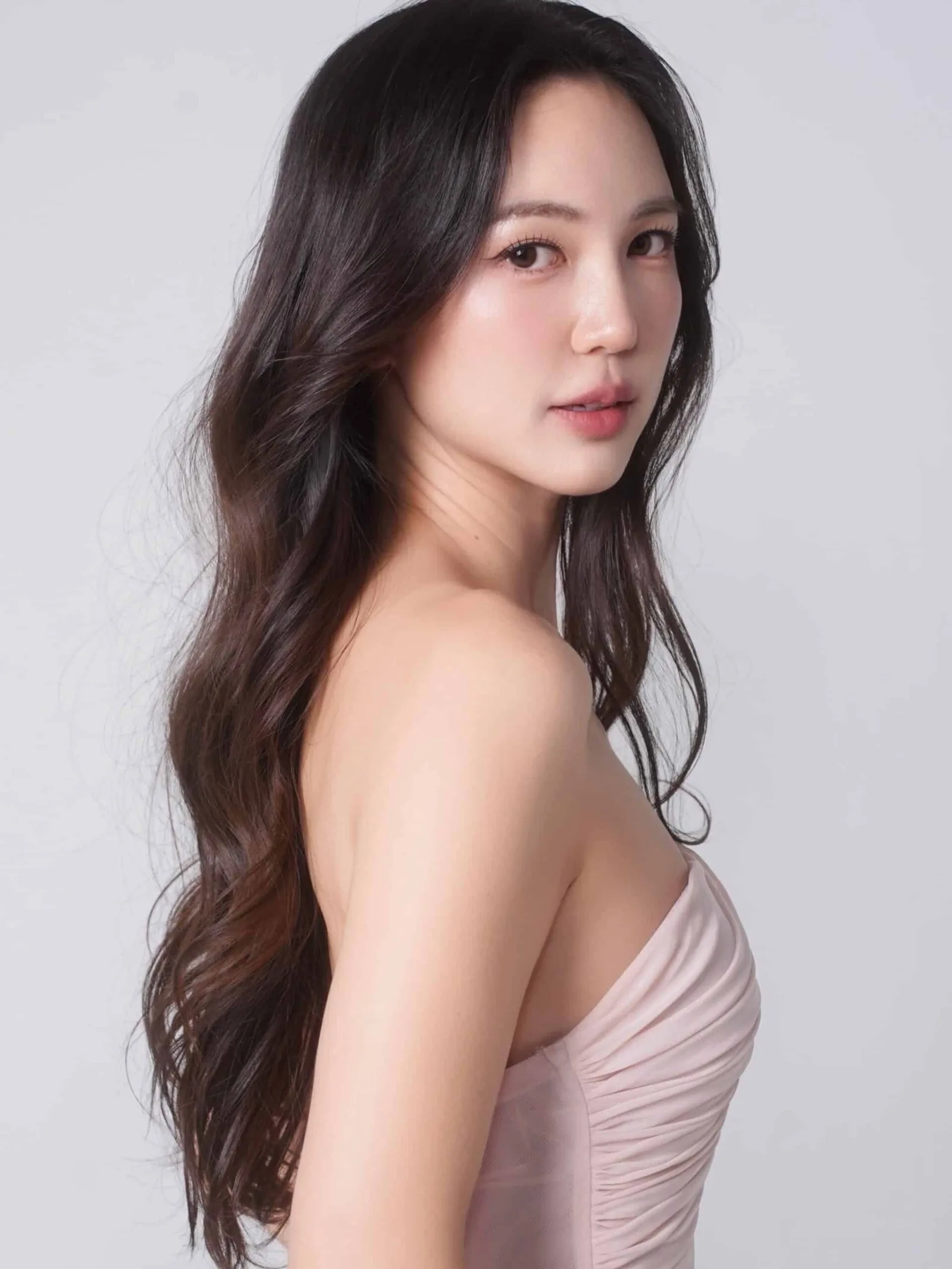 บัว นลินทิพย์